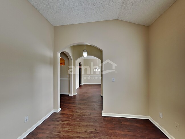 Building Photo - 2711 Salina Ct