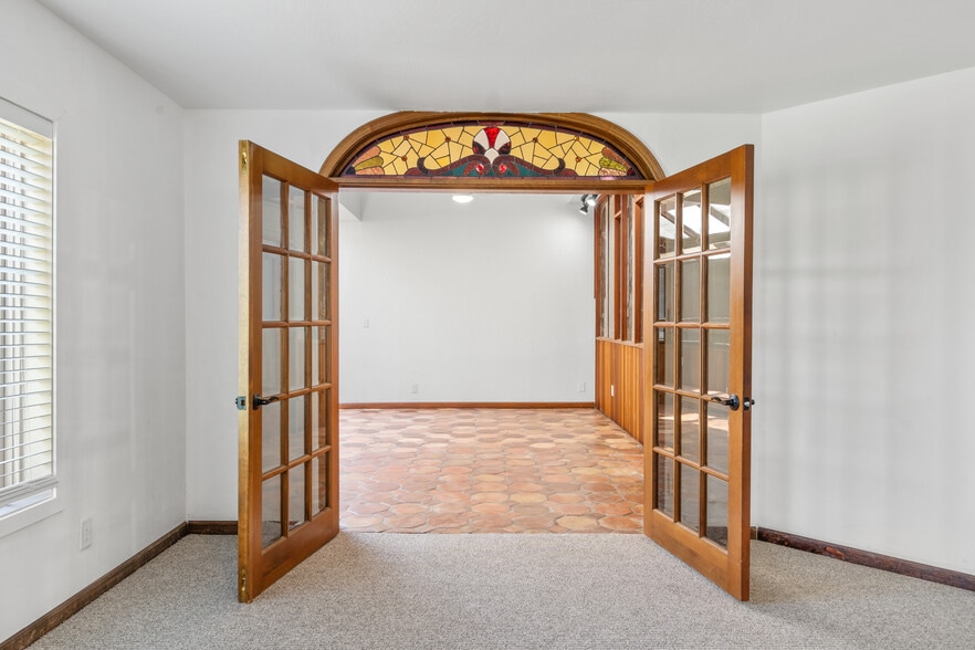 Building Photo - 3319 E Indian School Rd