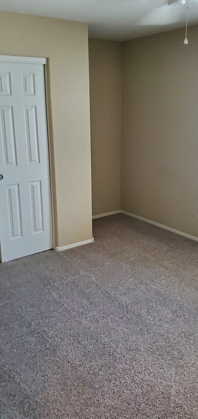 Building Photo - Beautiful 4-Bedroom Home For Rent in Queen...