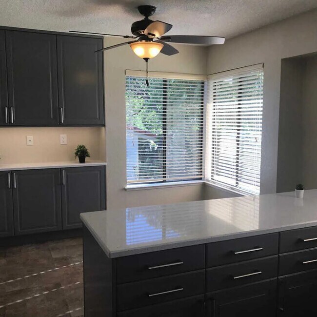 Building Photo - 8376 Riesling Way