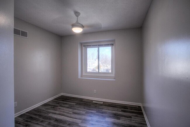 Building Photo - 3403 Henery Rd