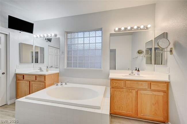 Building Photo - 2288 Tedesca Dr