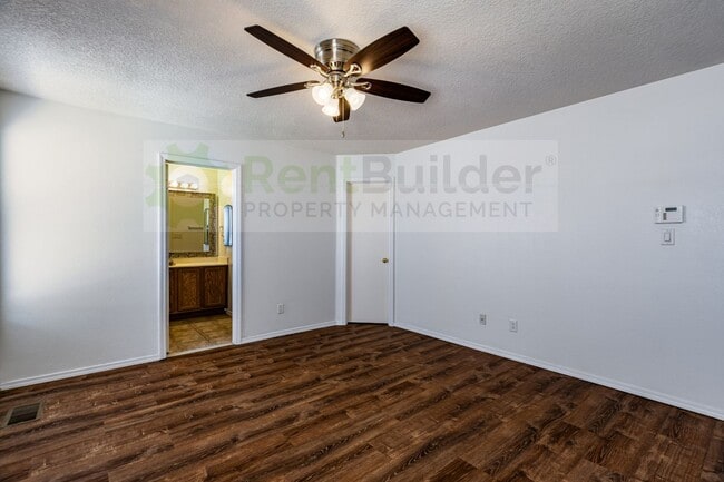 Building Photo - THIS ONE WILL GO FAST!