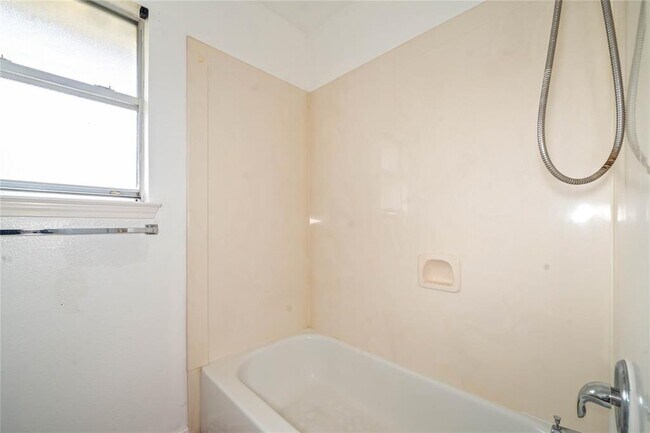 Building Photo - 10950 Linden Gate Dr
