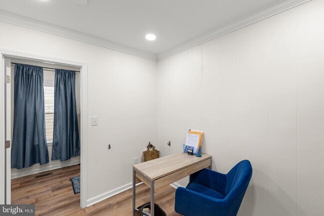 Building Photo - 31 W Southwerk St