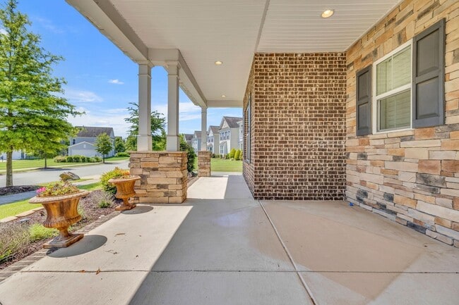 Building Photo - Beautifully maintained and move-in ready, this stunning mostly one-level all-brick home