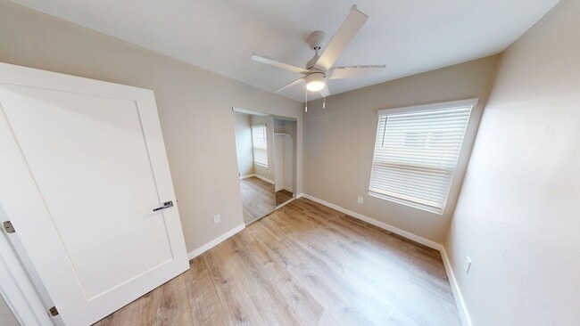 Building Photo - Comfortable 4 Bed 2 Bath House!!