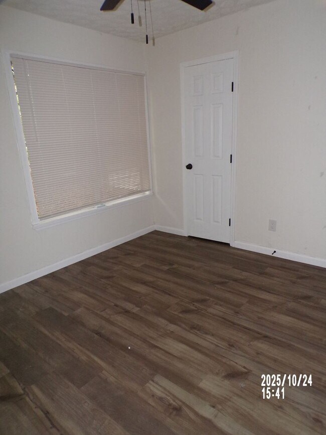 Building Photo - Fantastic redo