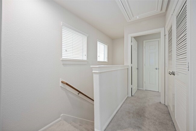 Building Photo - 3214 Clearview Cir
