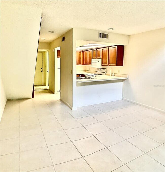 Building Photo - 6722 SW 42nd Pl