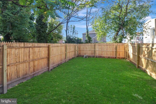 Building Photo - 24 Trent Ave