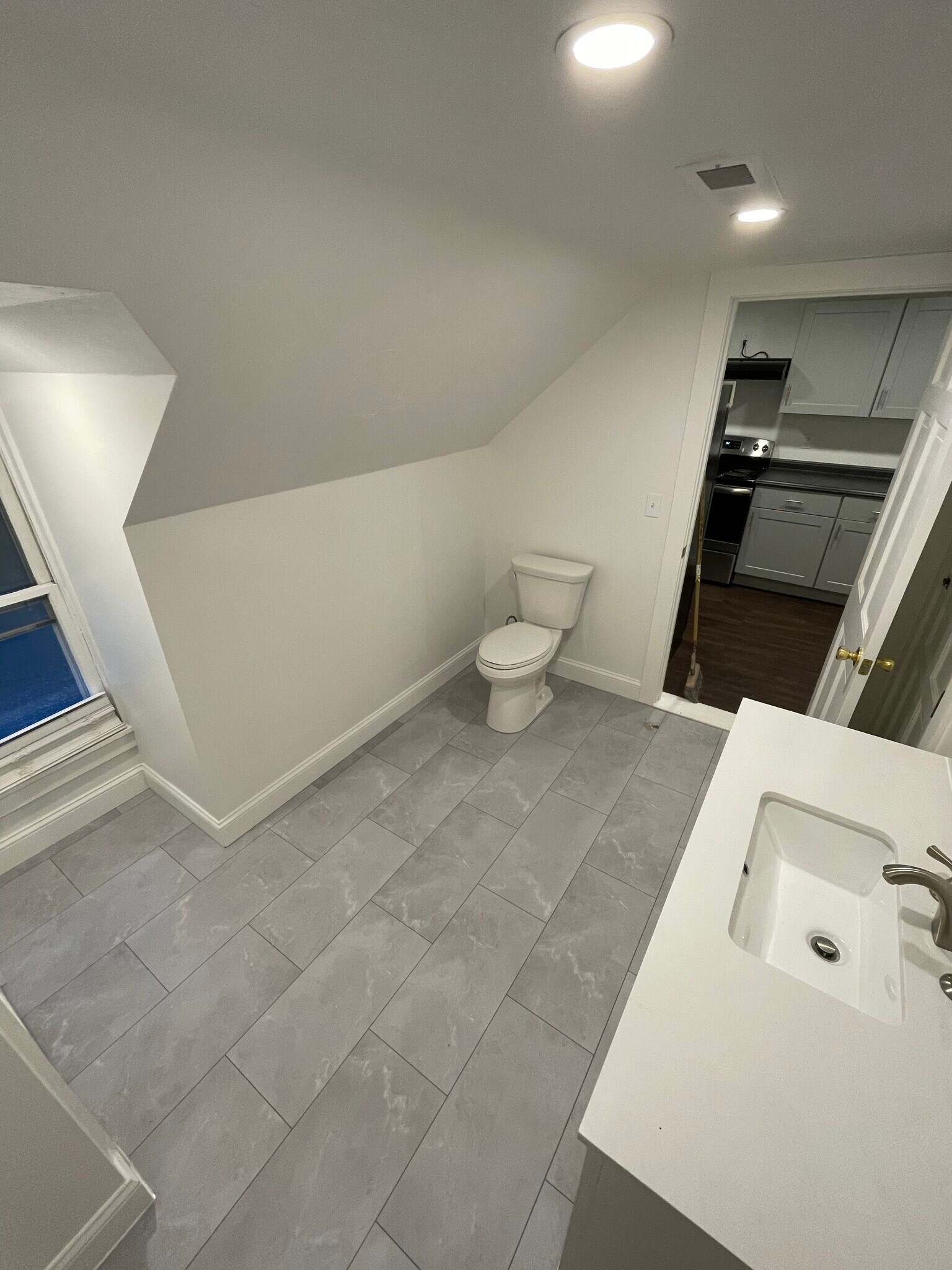 Bathroom - 80 Alden Sq