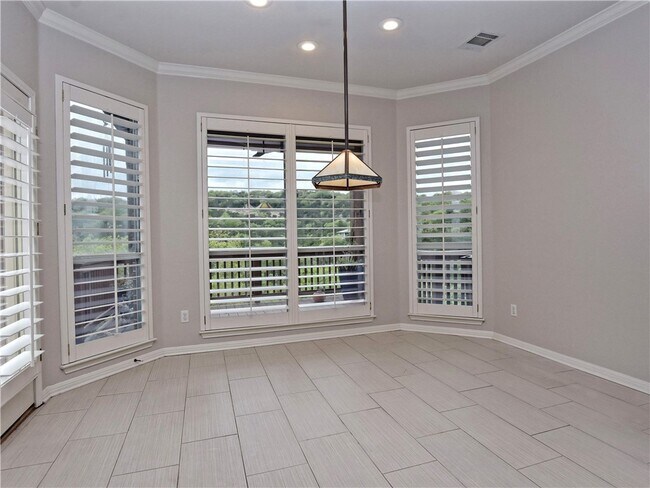 Building Photo - 2006 S Oak Canyon Rd