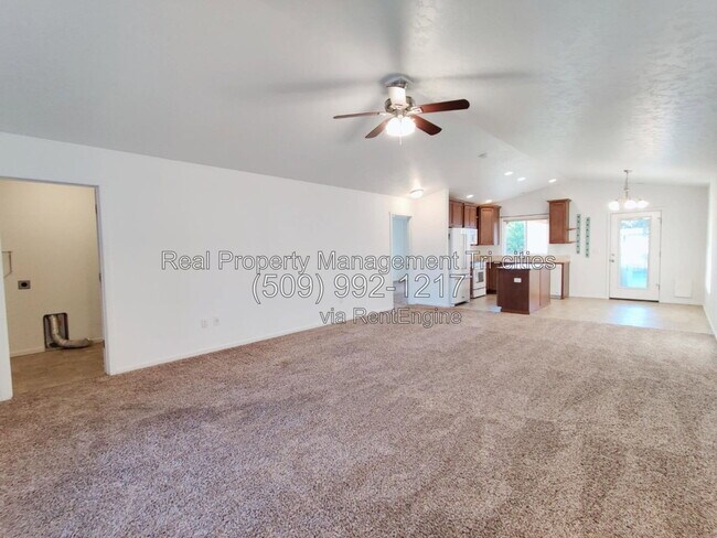 Building Photo - 5825 Sidon Ln