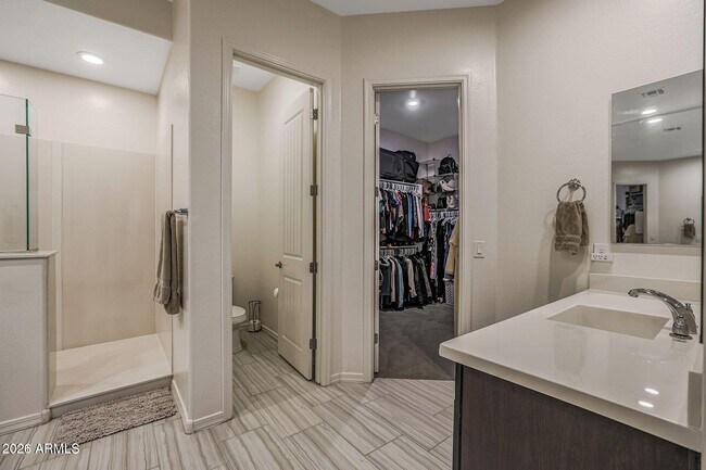 Building Photo - 18626 W Elm St