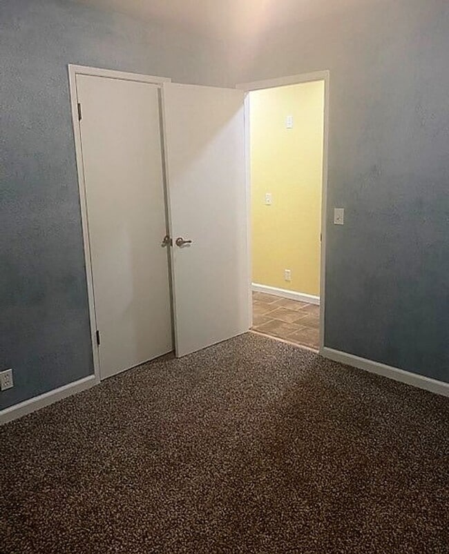 Building Photo - Looking for a home w/ property??