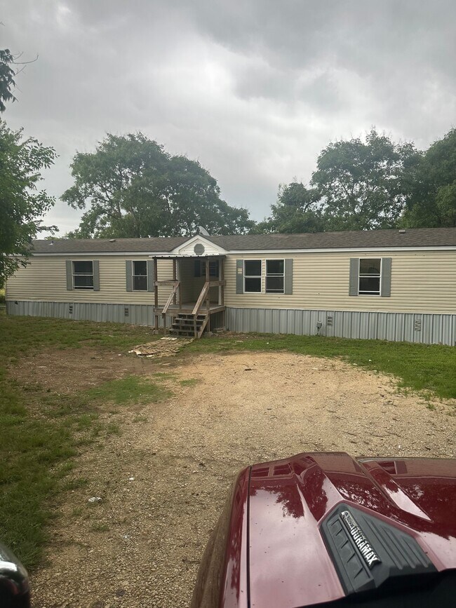 Building Photo - 161 Raby Rd