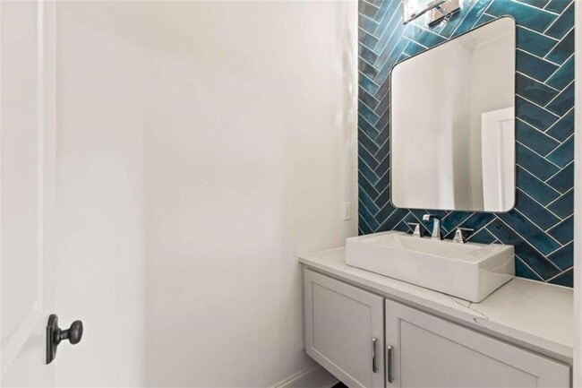Building Photo - 117 McKnight Dr
