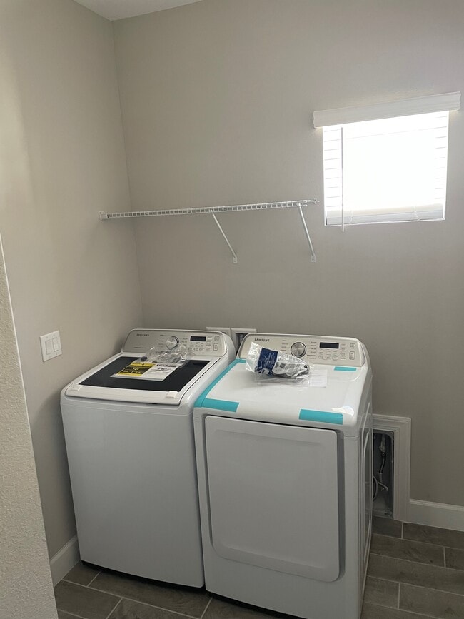 Building Photo - 11035 Devonbridge Dr