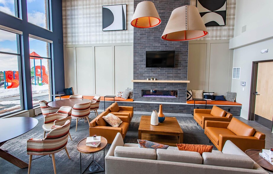 Building Photo - Grand Central Flats