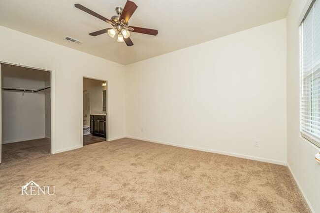 Building Photo - 554 London Dr