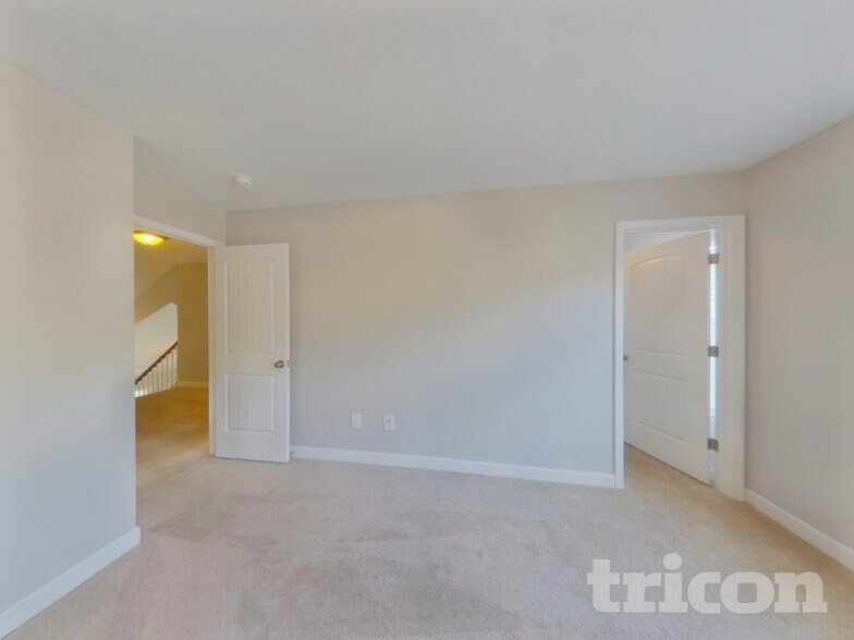 Building Photo - 213 Dellwood Dr