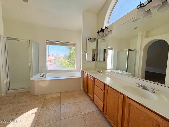 Building Photo - 3213 E Desert Flower Ln