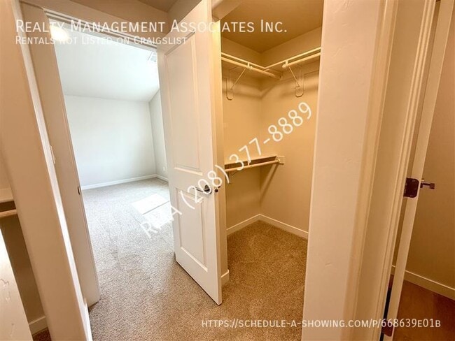 Building Photo - 3799 N Marionberry Ave