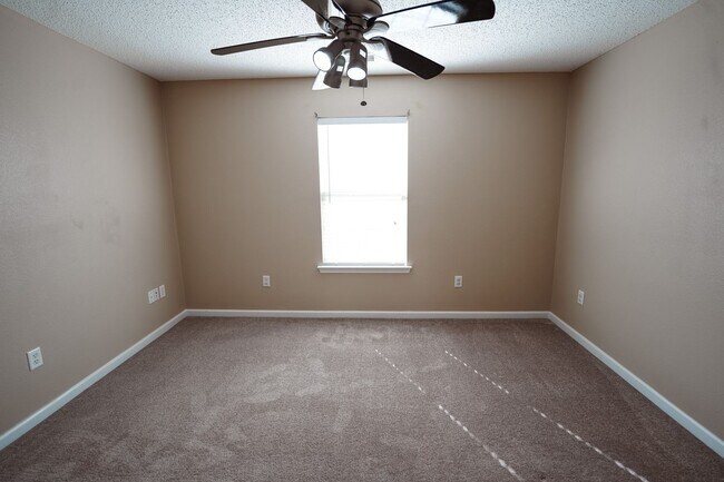 Building Photo - Coming Available!