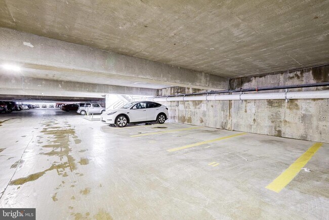 Building Photo - 801 N Fairfax St