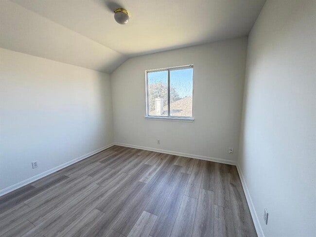 Building Photo - 1913 Overland Dr