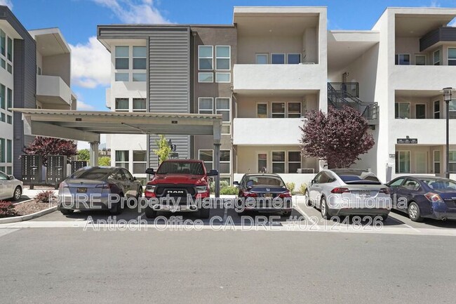 Building Photo - 2600 Wildflower Sta Pl