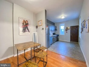 Building Photo - 1518 Page St