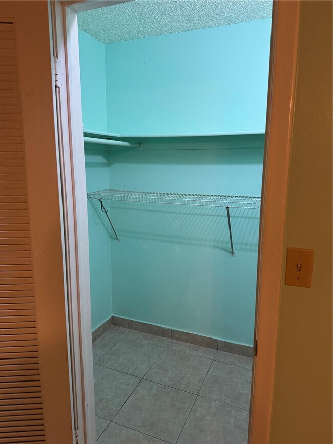 Building Photo - 3250 NW 85th Ave