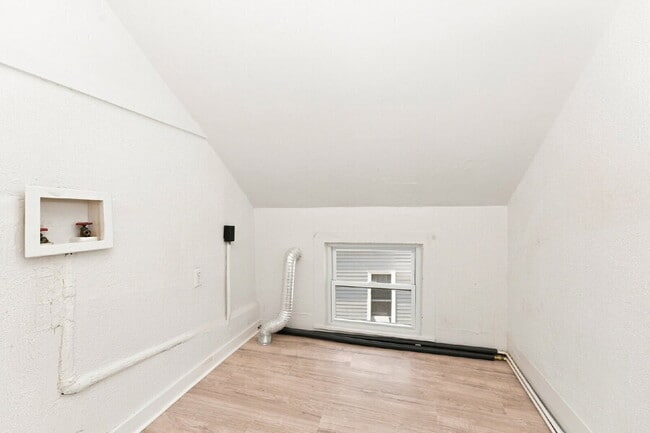 Building Photo - 4212 Apple Ave
