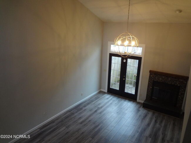 Building Photo - 107 Gates Dr