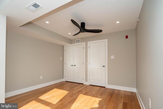 Building Photo - 1711 S 5th St