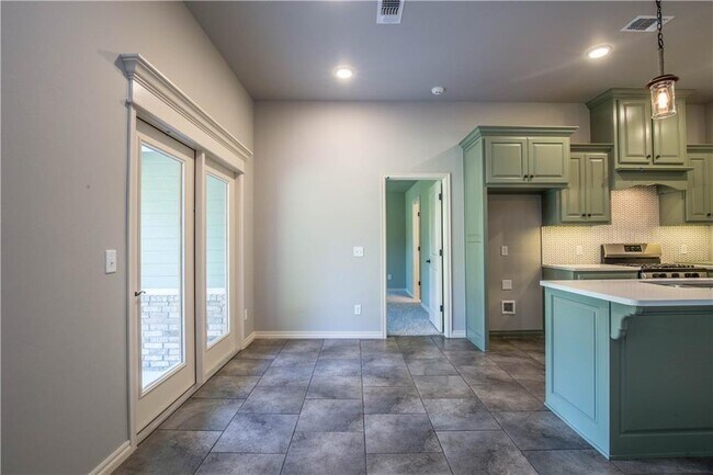 Building Photo - 2801 Cypress Springs Blvd