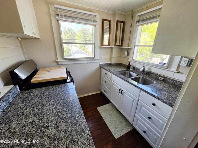 Building Photo - 1717 Aberdeen St