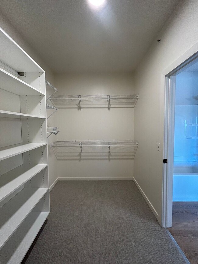 Building Photo - Elkhorn Landing Rentals (20605 Elkhorn Dr.)