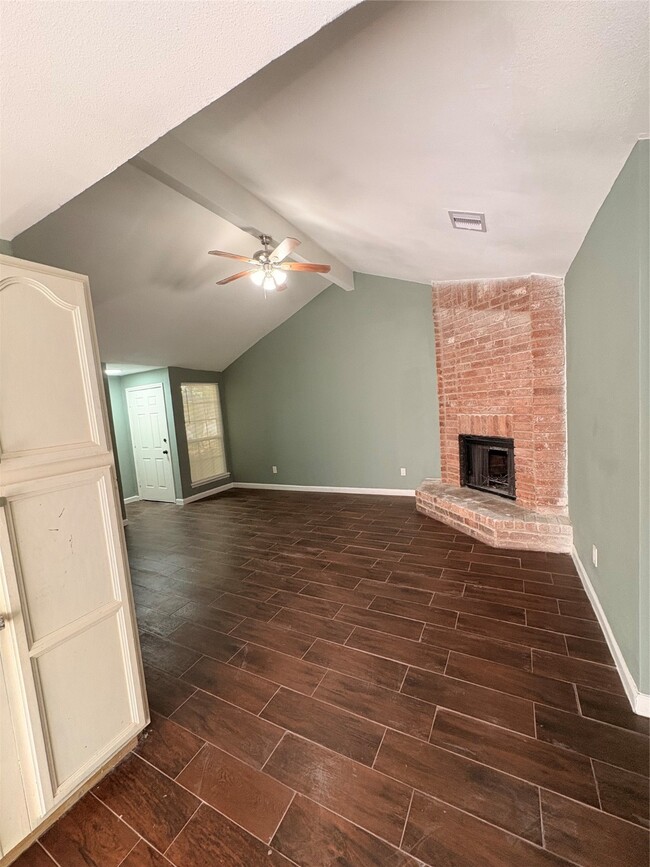 Building Photo - 11105 Pender Ln
