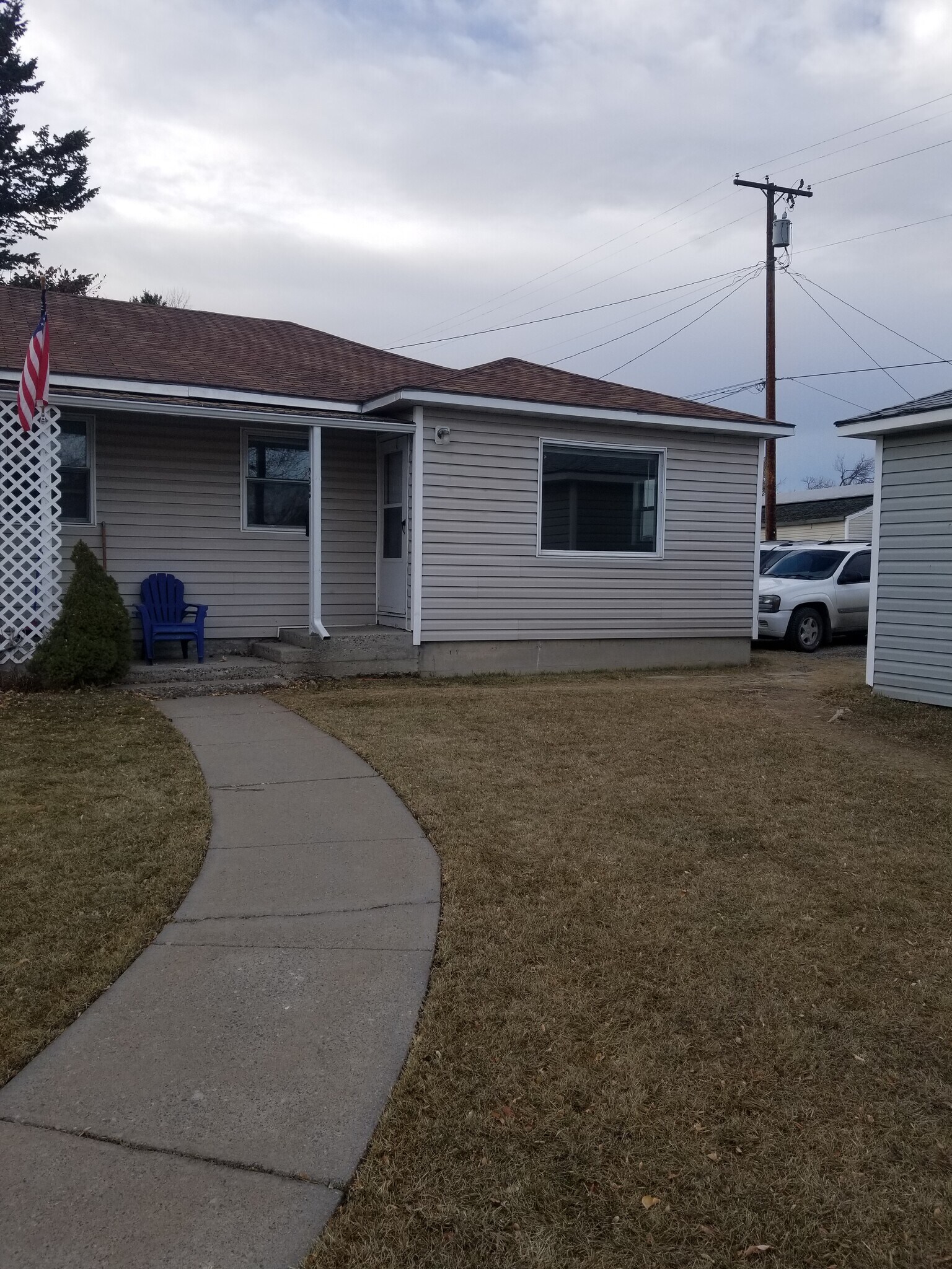 Outside - 918 8th Ave