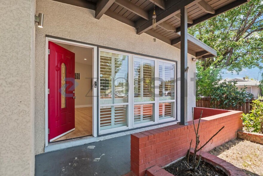 Building Photo - Unit