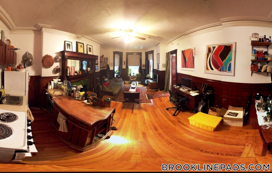 Building Photo - 1077 Beacon St