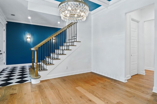 Building Photo - Pool/ Waterfront/ Custom Home in Waterways!