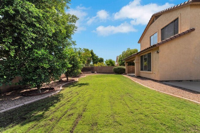 Building Photo - Stunning 5BR House in Chandler