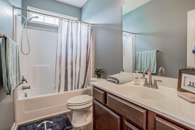 Building Photo - 3-Bedroom Townhome with Garage in Holly Ridge