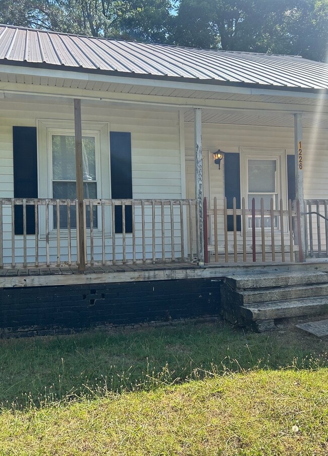 Building Photo - 1230 Old Wilkesboro Rd