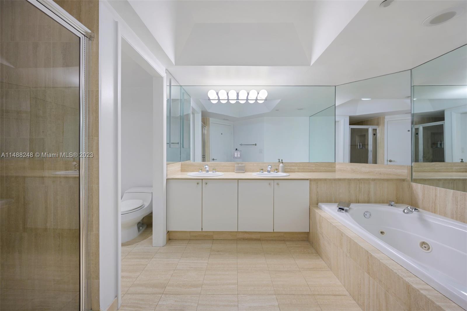 Building Photo - 7000 Island Blvd