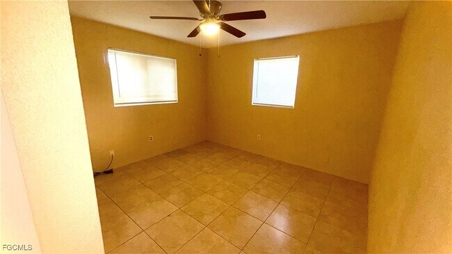 Building Photo - 2401 Hunter Terrace